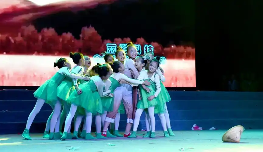 未来星&星艺舞校2018暑期舞蹈盛典