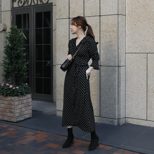 真正的时髦精,都喜欢穿"波点裙",照这样搭配起来最诱人