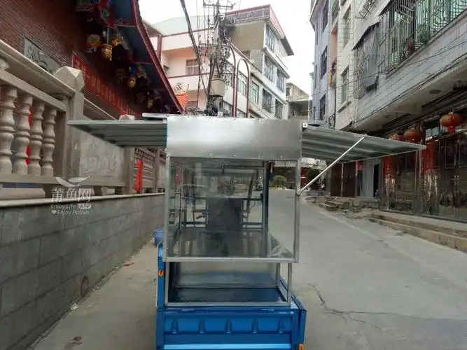 转让电动三轮车小吃车.9.9成新有意向直接电话