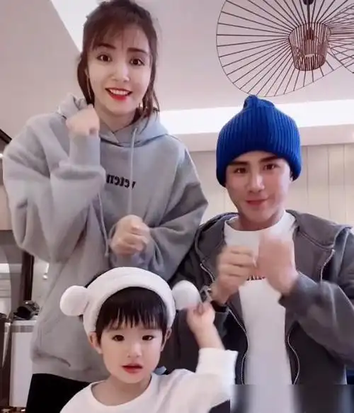 麦迪娜儿子拯救了银河系五官完美继承妈妈笑起来帅成韩剧欧巴