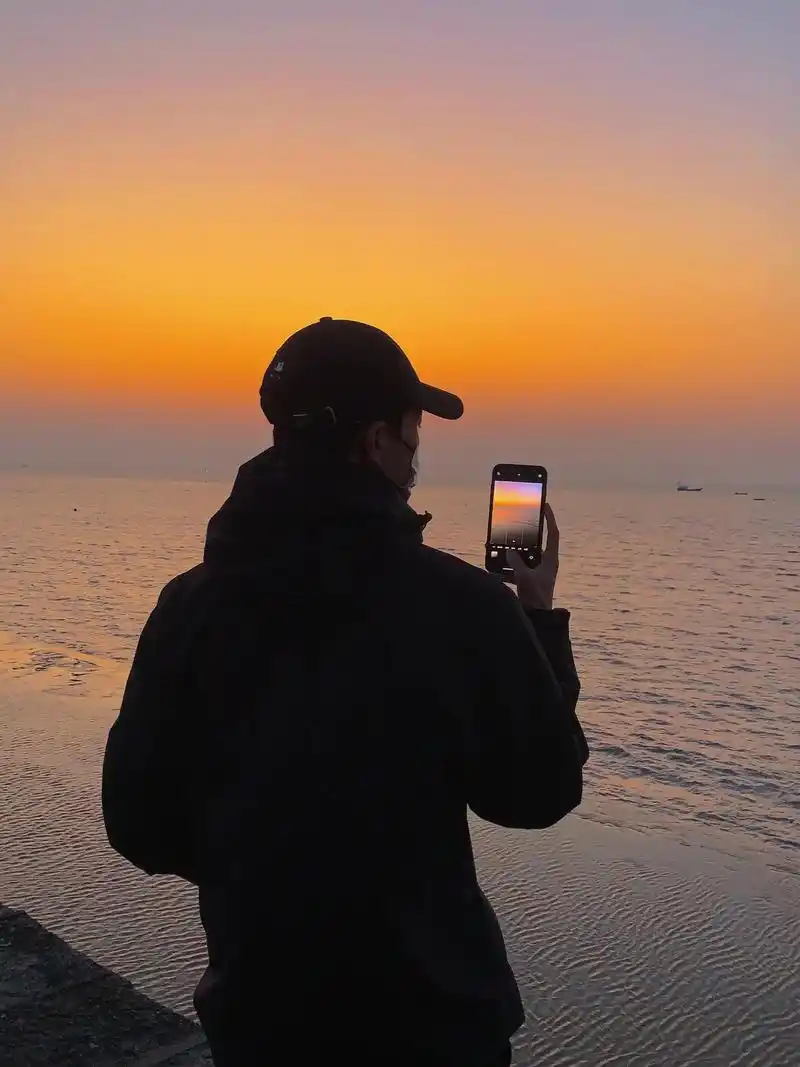 日出时 恋爱终结92.#海边日出 #海边拍照 #185大帅哥 - 抖音