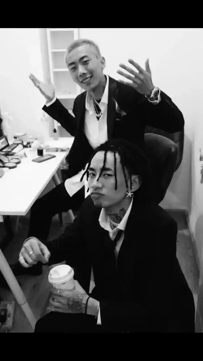 马思唯壁纸存图很多欢迎关注