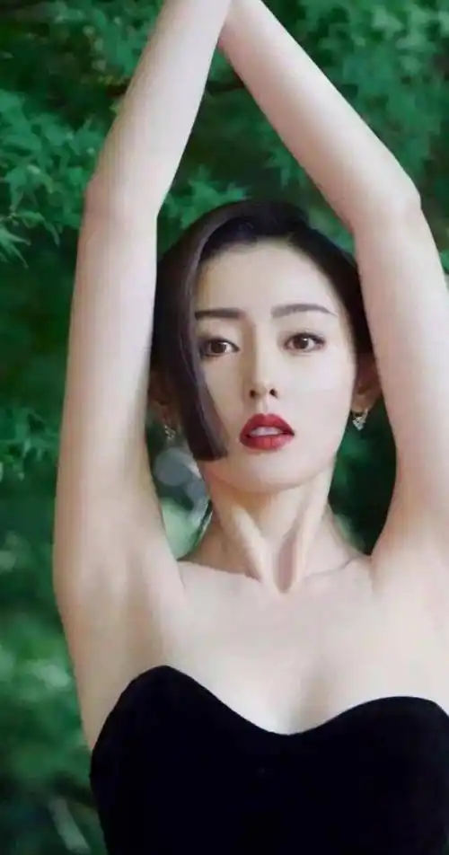 90后张天爱,端庄大气性感优雅,浑身散发成熟气质!_娱乐_年龄_爱的