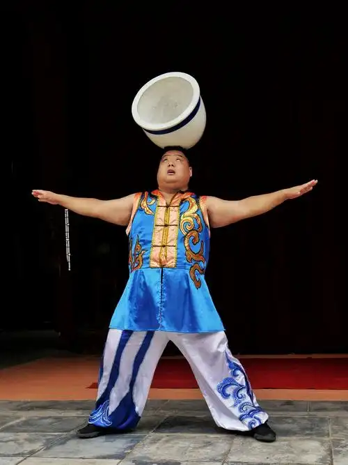 浙江湖州行杂技观赏1顶缸