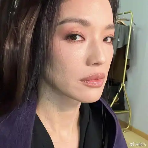 舒淇原相机怼脸自拍照,林女士 你的人生字典里没有修图这件事吧|舒淇
