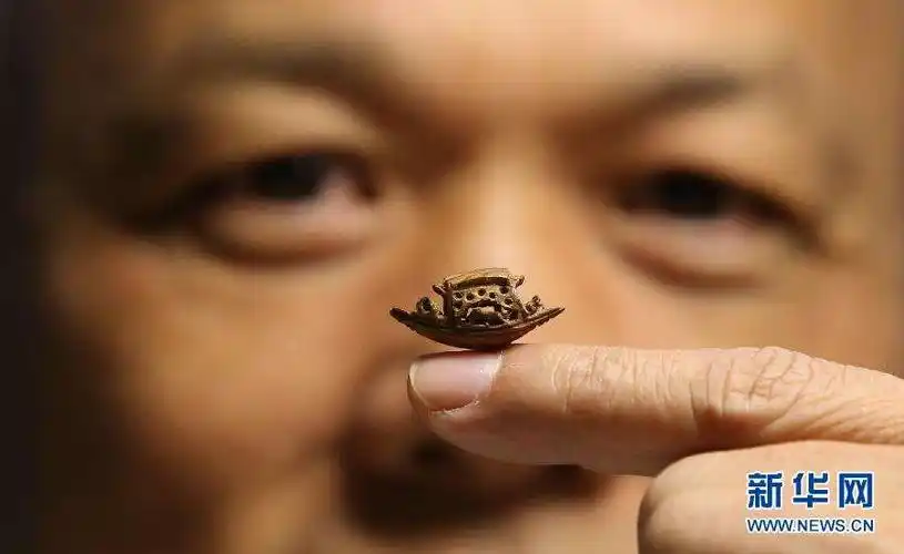 其它 微雕 写美篇微雕小而精致,体现了雕刻者的细心,耐心,只有用放大