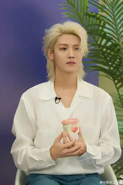 甄稀冰淇淋#lh#和鹿晗一起看海#  【20240520—工作室ins更新一则】