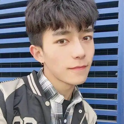 超帅男生阳光可爱帅哥图片微信头像无水印大图