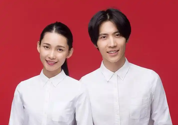 和赵丽颖冯绍峰学拍结婚登记照,最美结婚证件照正确姿势全在这里