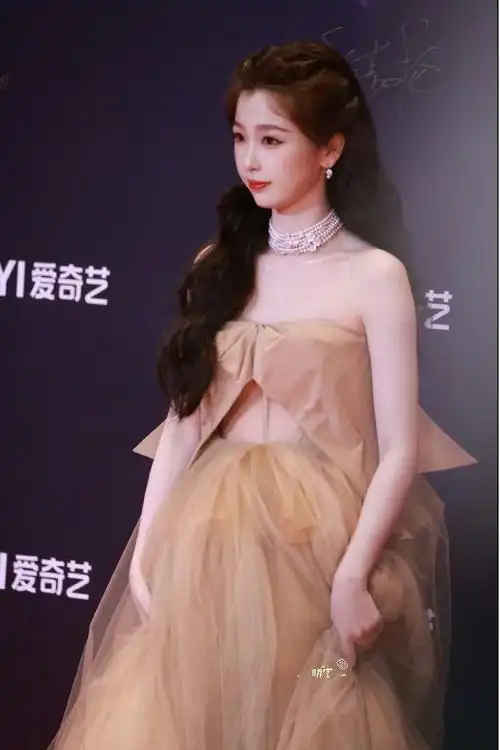 虞书欣是真公主这件事我看谁还不知道!#尖叫之夜红毯