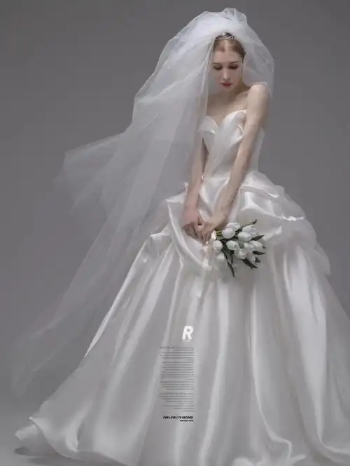 长春新娘高级灰调婚纱照缎面婚纱yyds