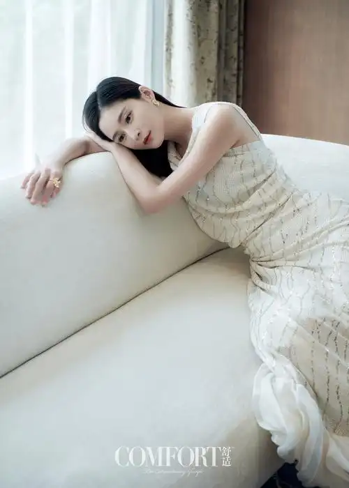 王媛可最新时尚大片释出随性舒适彰显温柔魅力