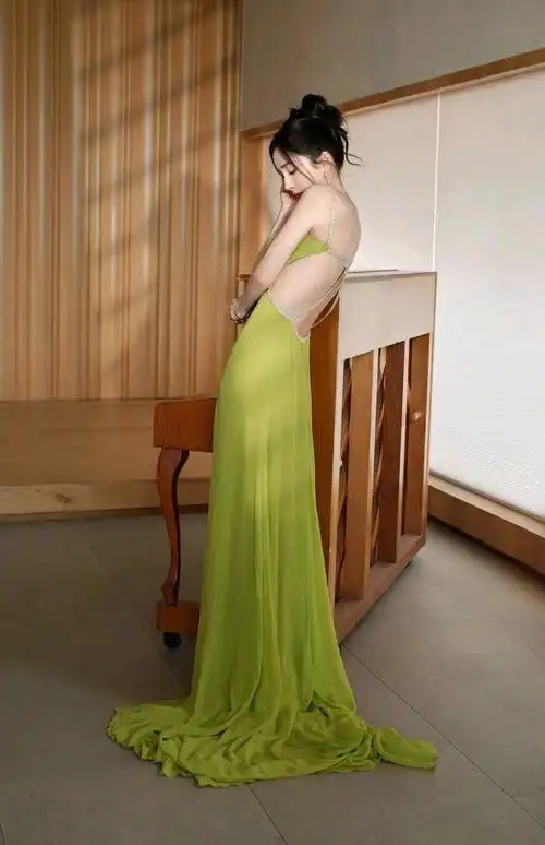 杨幂最新美图来啦这身材太绝了