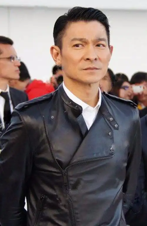 男士发型#7:斜梳背头发的天王刘德华虽然年岁老去,但是他给众人留下的