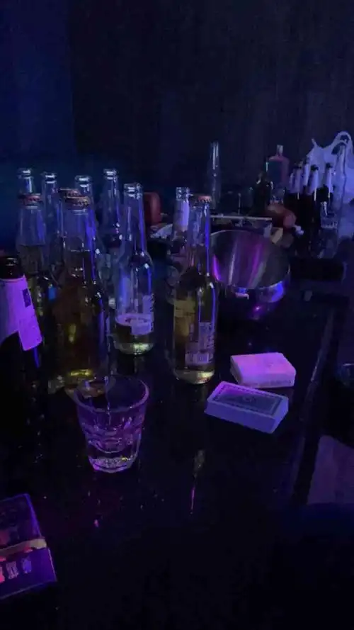 欢乐空间ktv(徐东店)-"首先非常感谢大众点评and美团两位金主爸.