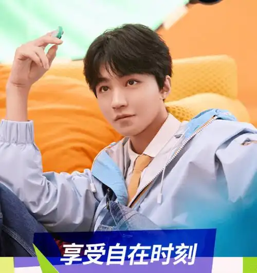 王俊凯crocs全球品牌代言人