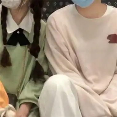 独一无二的手捧花好看浪漫情侣头像 最新年度最热耐看不换的情头_情侣