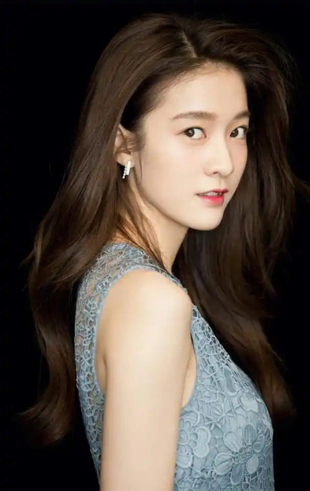 张雪迎:不只演技惊艳,身材更迷人!她用完美身姿征服世人