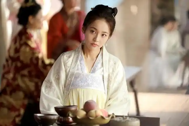 原来这些角色都是张佳宁演的