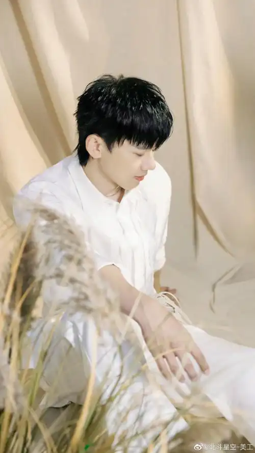 张杰超话#张杰未live巡回演唱会##张杰演唱会#【壁纸修9p】记忆中的