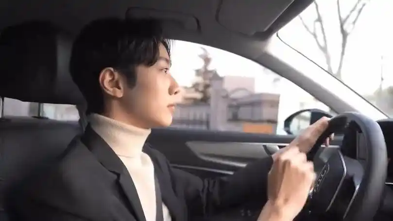 女友视角看赖冠霖开车好苏