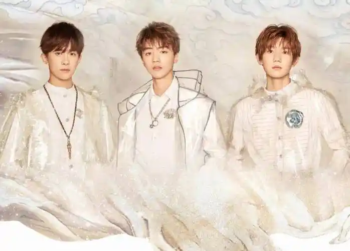 tfboys演唱会首支宣传片上线,三小只用独特的方式传递五周年口号_视频