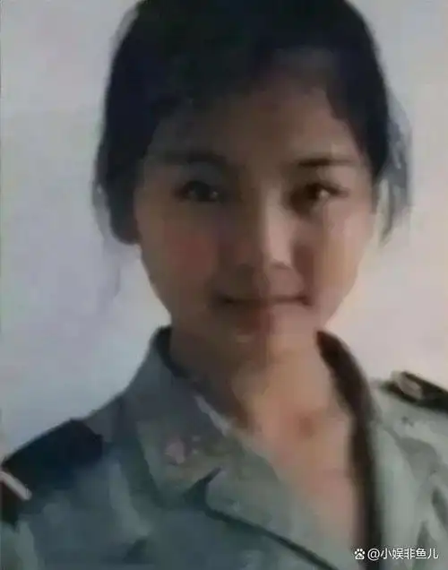 韩红曾是校花?以为是假的,看了她18岁的军装照才知道是真的