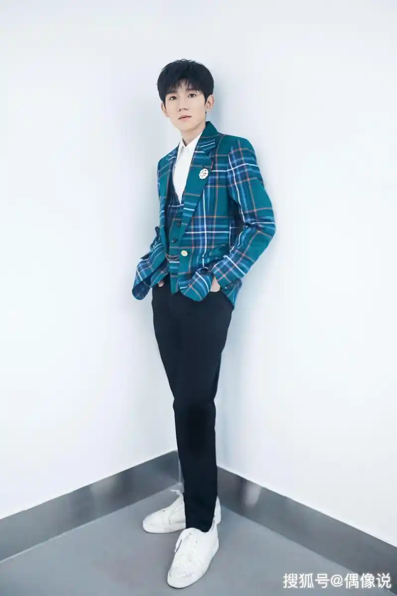 王源发布《18岁的一份答卷》,解释了新专辑的两大含义,深刻!