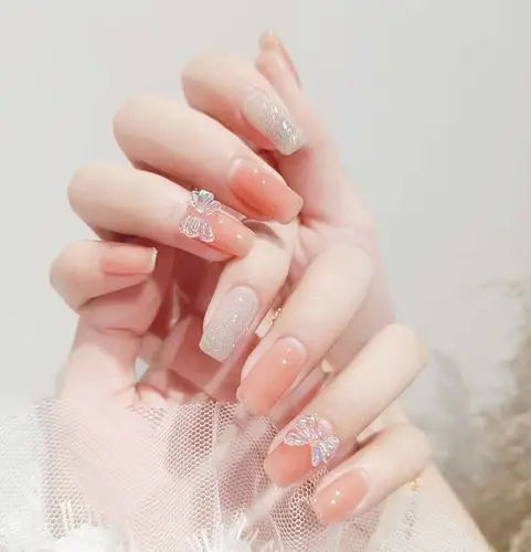 2021最新气质款蝴蝶结美甲图