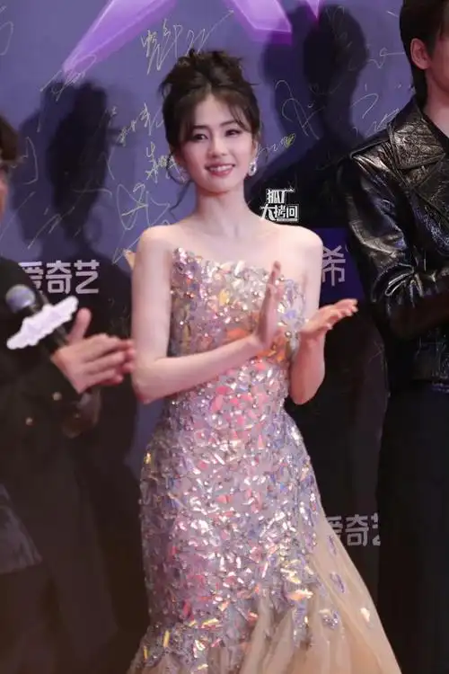 白鹿尖叫之夜红毯图|白鹿_新浪新闻