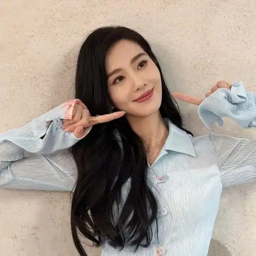 刘诗诗离婚刘宇宁卖惨洗白lisa上位失败张凌赫磕博君一肖