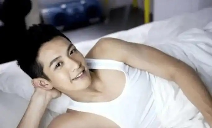 回顾8位至今未婚的女歌手各自活出不同的人生大至56岁小至37岁