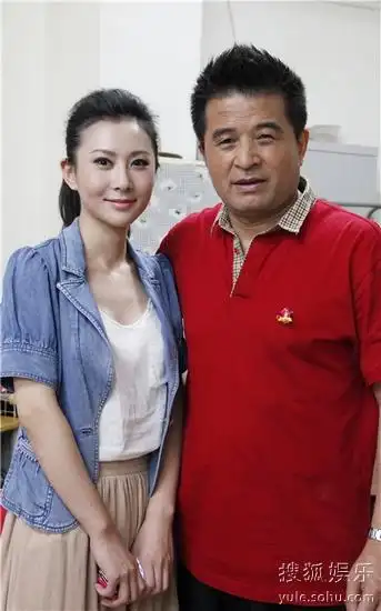 石天琦星光大道当评委 邀毕姥爷看《中国地》