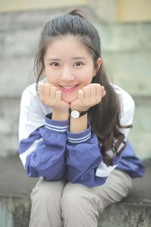 赵露思6118岁校服写真