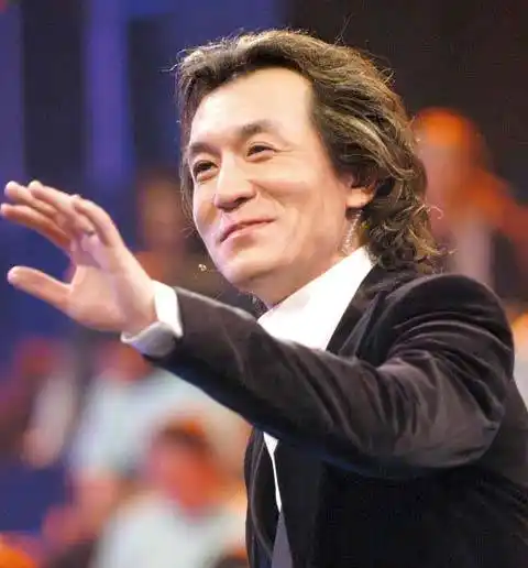 李咏被曝身高不到1.7米上节目穿10cm增高鞋(图)