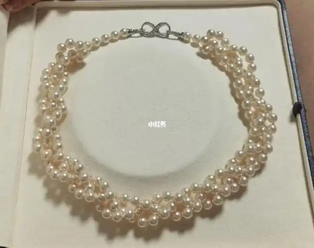 很喜欢tasaki 长串珍珠项链的花式戴法.