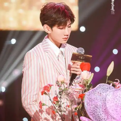 tfboys-王源@roy6_official#王源创造roy6#坚持心中的梦想,我一定