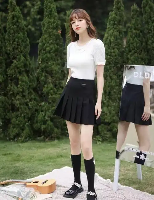 时尚达人的百褶裙穿搭示范