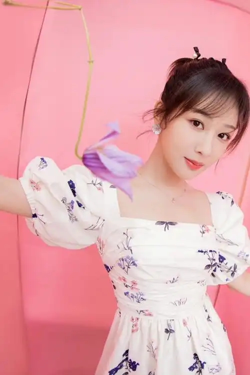 杨紫2021年图片,2021年杨紫图片,杨紫图片2021最新图片_文秘苑图库