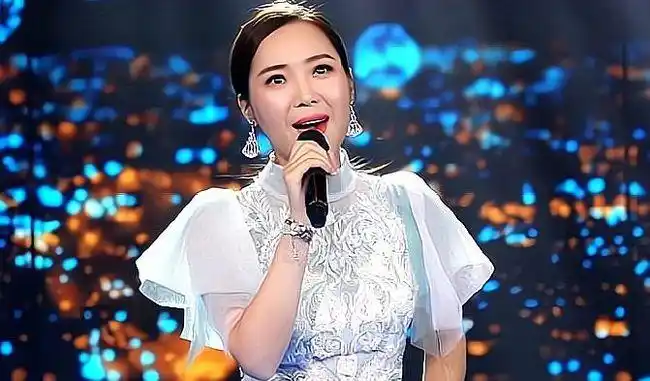 与刀郎同居6年至今未婚云朵坦言是他抛弃了我什么原因呢