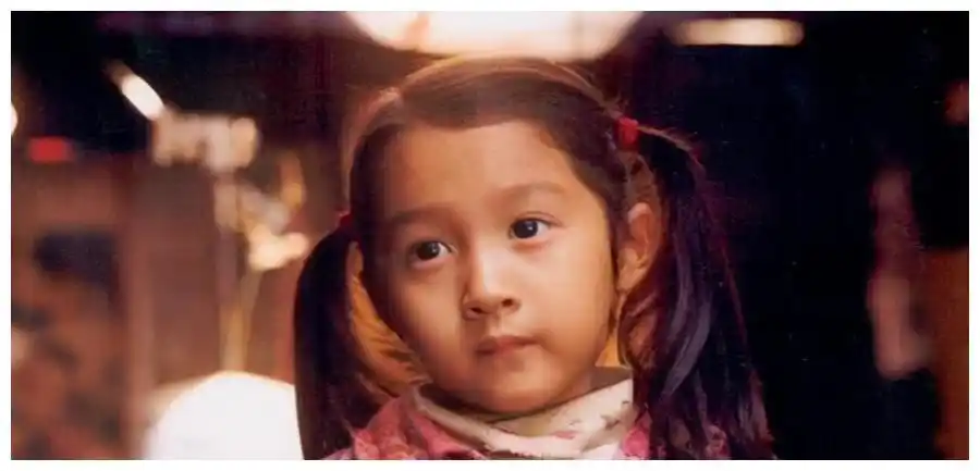 关晓彤自称全宿舍最丑本以为是谦虚当看到合影我信了