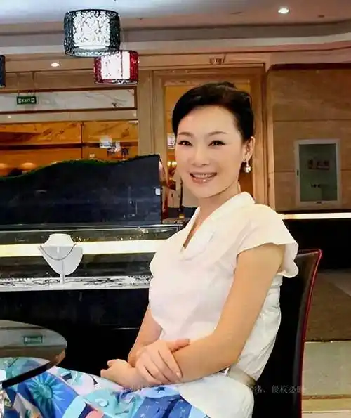 歌唱家吕薇,与男友分手后和妈妈抱头痛哭,51岁终获幸福_母亲_女儿