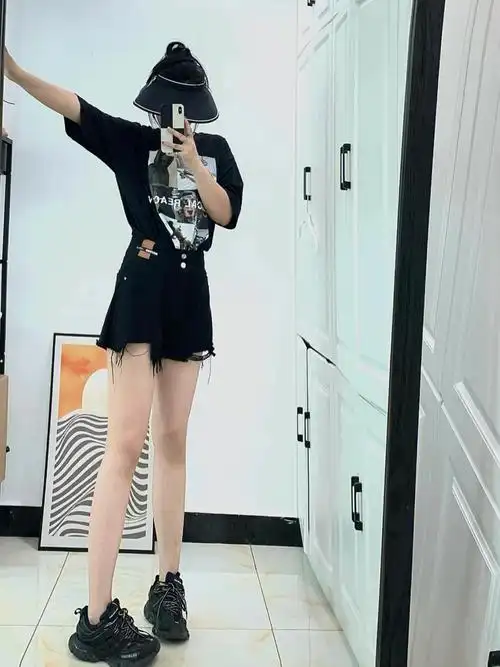 177140斤夏日辣妹穿搭高腰短裤真的很爱