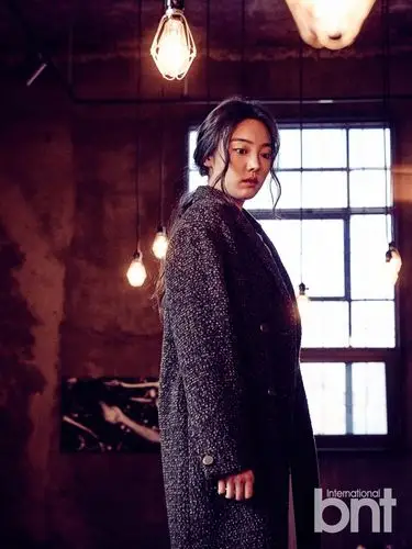 演员金素拉拍bnt写真成熟魅力演绎百变女人