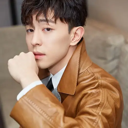 邓伦高清壁纸 手机_邓伦壁纸手机 - 随意优惠券