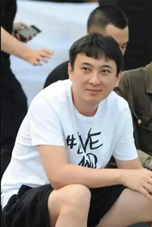 王思聪要"凉"?微博被封,父母被查,到底得罪了谁?