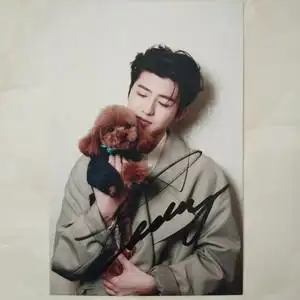 蔡徐坤亲笔签名