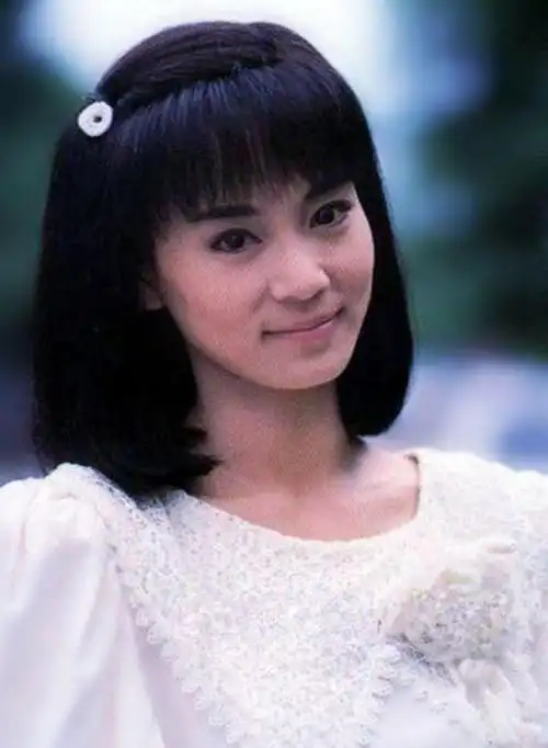 "太后专业户"刘雪华露面:把悲情人生,活成了别人羡慕的样子