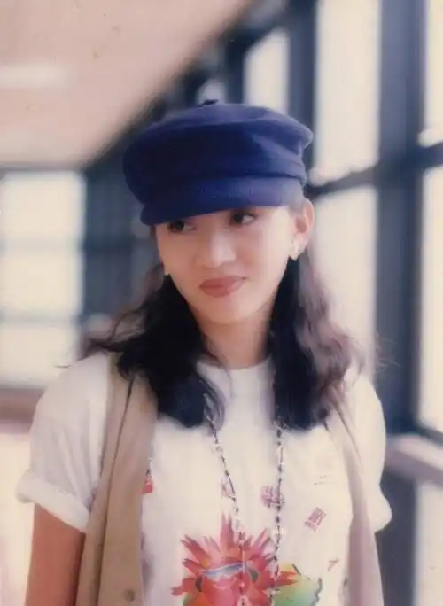 梅艳芳离开15年,妈妈听到她的歌独自流泪,网友:没钱了?