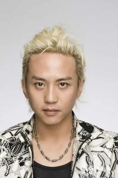 邓超"嘻哈星范儿"登杂志 白发魔男造型亮相图片